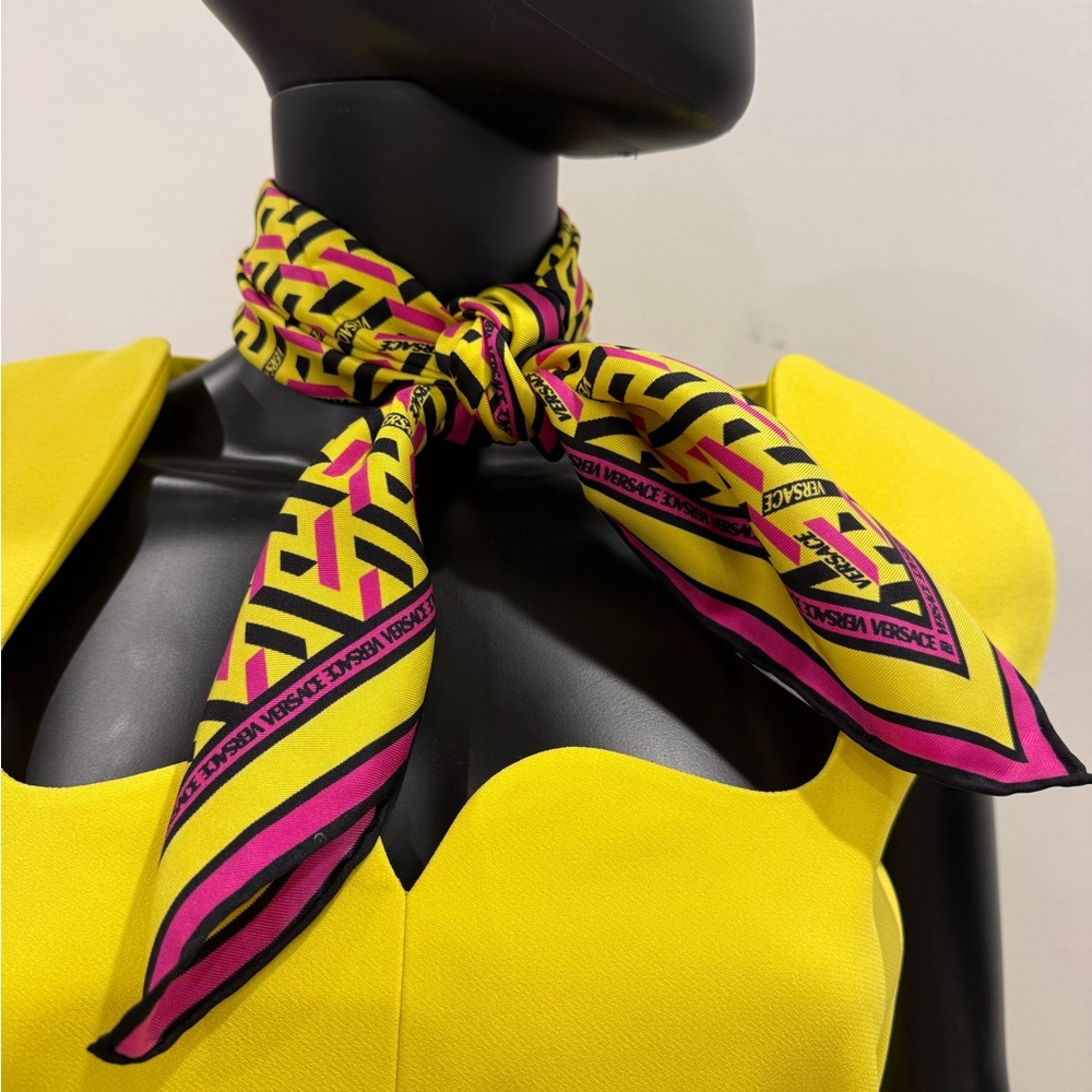 VERSACE Silk Logo Scarf Yellow Pink Black Medusa Pattern – New